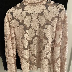 Magic Moonlight Bell Sleeve Top
Alice McCall

Color: Linen
Size: Aus 8/US 4